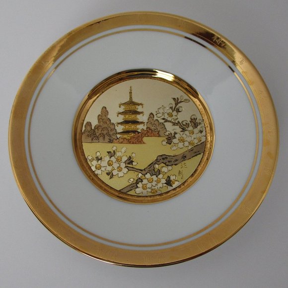 The Hamilton Collection Art Japanese Floral Calendar Chokin Plate